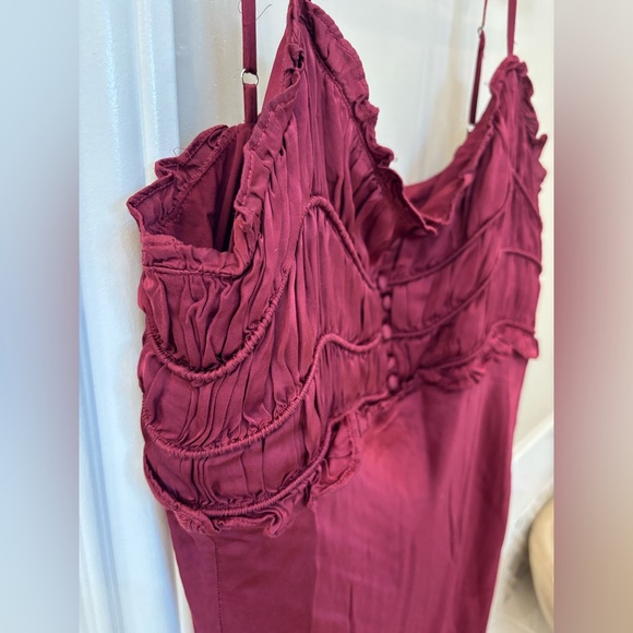 Astr the Label Midi Dress - Picture 10 of 11